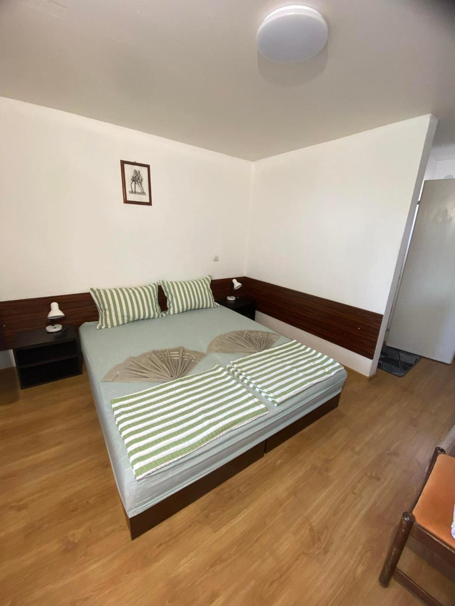 Family Hotel Julian Kranevo Ngoại thất bức ảnh