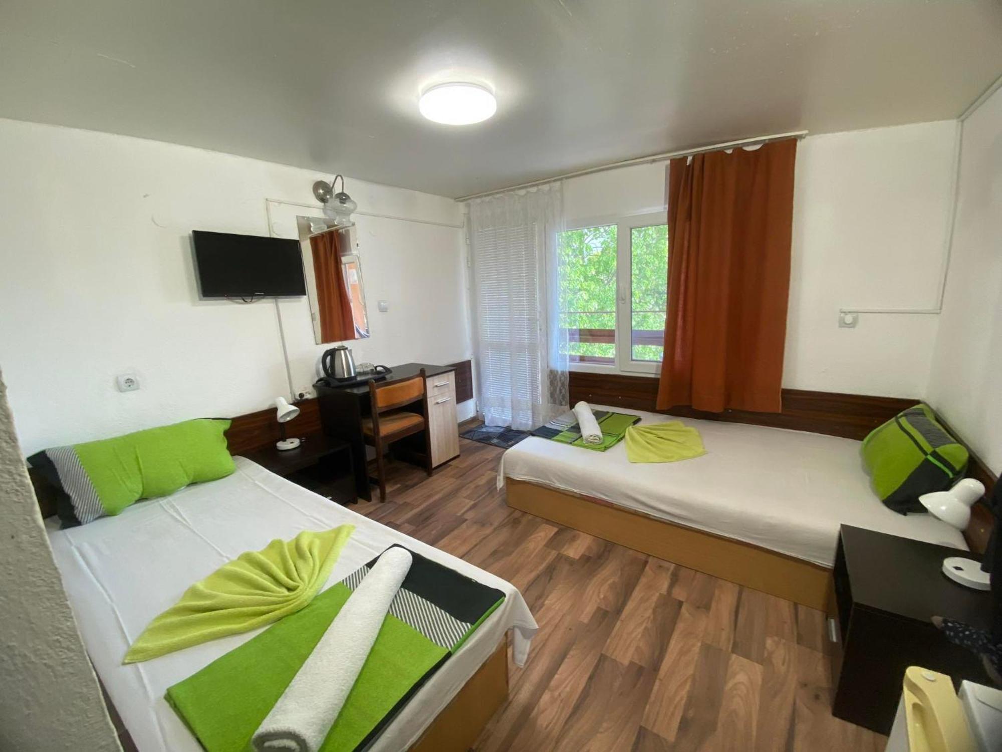 Family Hotel Julian Kranevo Ngoại thất bức ảnh