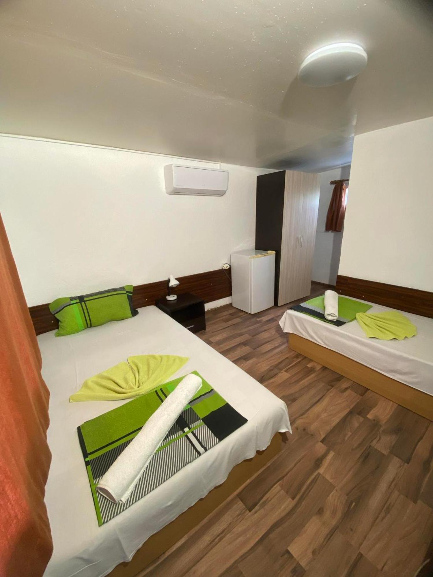 Family Hotel Julian Kranevo Ngoại thất bức ảnh